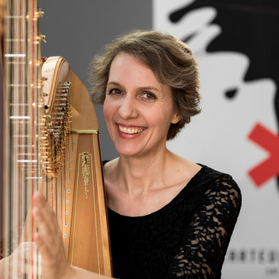 KATHARINA TEUFEL-LIELI Harfenistin