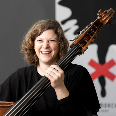 VERENA WURZER Kontrabass