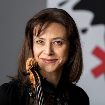 ELŻBIETA POKORA 2. Violine