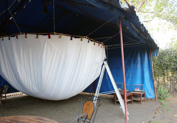 Mise en place des accroches en Kanga, Kitengé et Maasaï Shuka