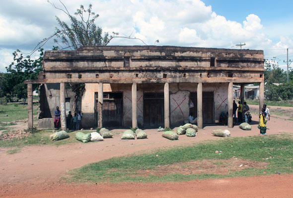Sur la piste Bunda Ukewere vue 01