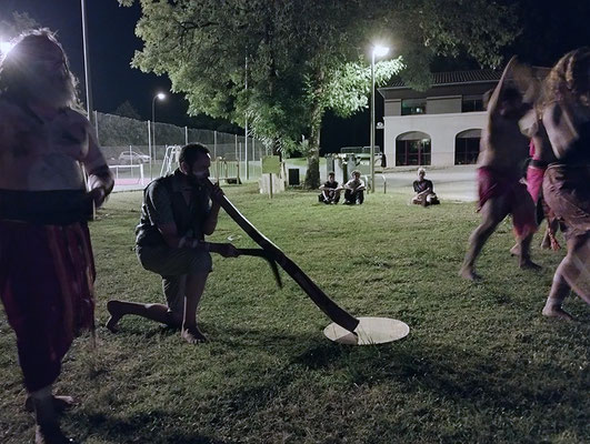 Danses et chants au son du didjeridoo
