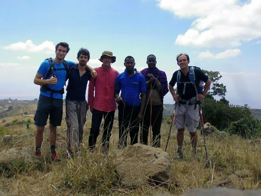 Guillaume, Jacopo, moi, Elisha, notre guide Massaï, Ronan