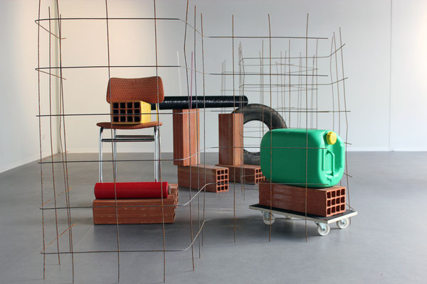 A l'équerre, installation de Riffis-Valera