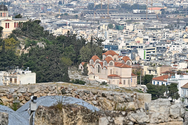 Blick von der Akropolis, Kirche Agios Dimitrios Loumbardiaris