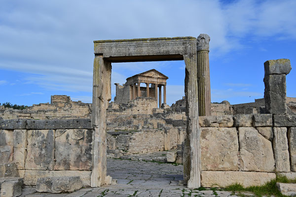 Dougga Archiologiepark, Saturntempel