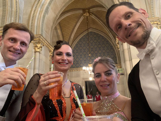 Kleiner Zwischenrunden Aperol