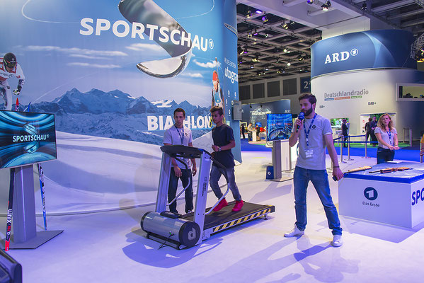 Biathlonsimulator, Biathlon-Simulator, mit Laufband