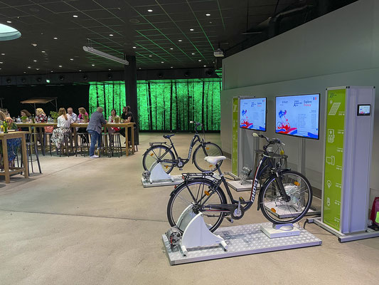 EnergyBike Physik 3 - hier mit City-Bikes bei einer Toursimusmesse