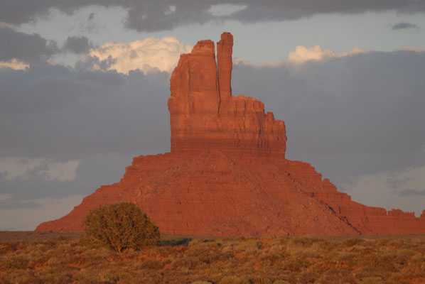 Sentinel mesa, Monument Valley