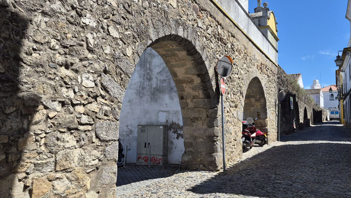 Evora