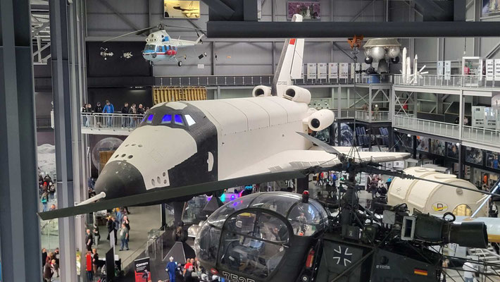 Space shuttle