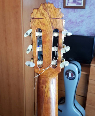 Manuel Reyes 1972- Guitar 3 - Photo 1