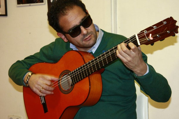 Diego del Morao playing the Hermanos Conde 1972 Moraito Re-Edition built by Felipe Conde Photo 2