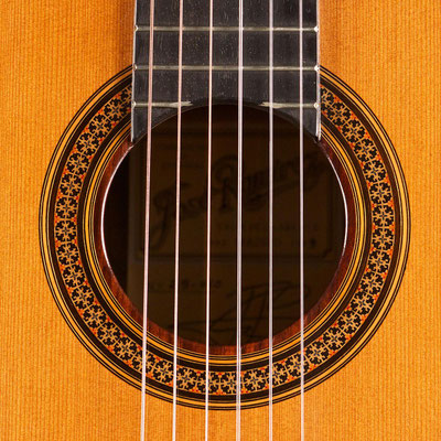 Jose Ramirez 1999- Guitar 2 - Photo 3