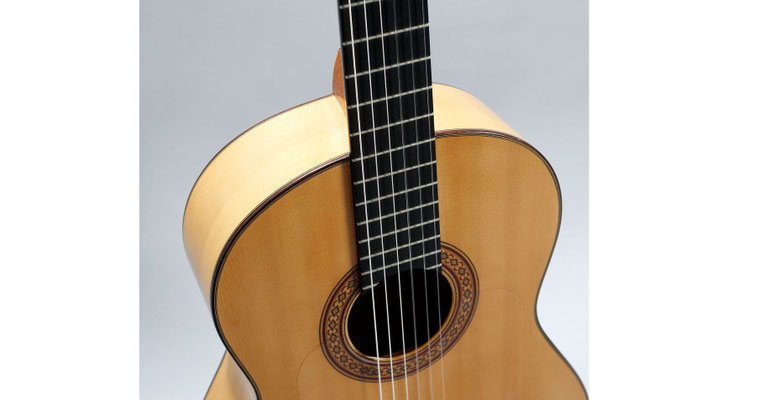 Manuel Reyes 1970 - Guitar 2 - Photo 6