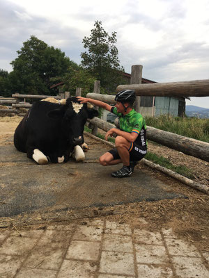 Auf dem  Lebenshof "Erdlingshof " |  Im Rahmen der "Tour für Tiere" | 1300 km  in 6 Tagen mit dem Rennrad vom Chiemsee an die Ostsee