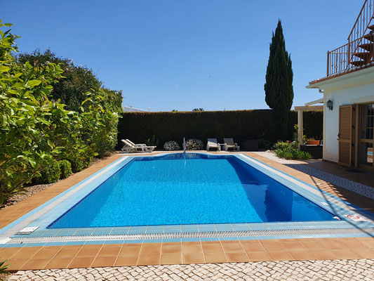 Big saltwater pool with enough sun loungers for everyone.