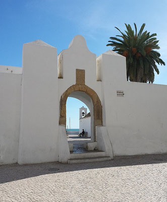 The chapel Capela da Nossa Senhora dos Aflitos in Armação de Pêra.