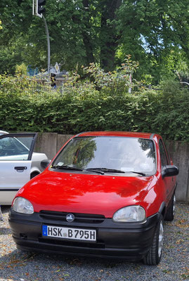 Opel Corsa B mit H-Kennzeichen. Das erste Auto nach der Führerscheinprüfung.