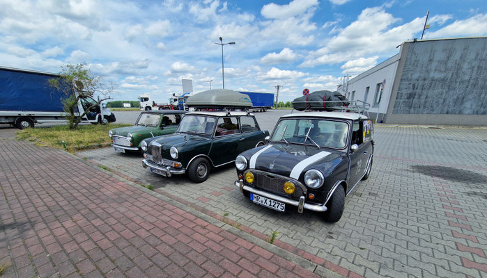 Letzer Tankstopp, Sprit ist mal 30 Cent billiger als bei uns...