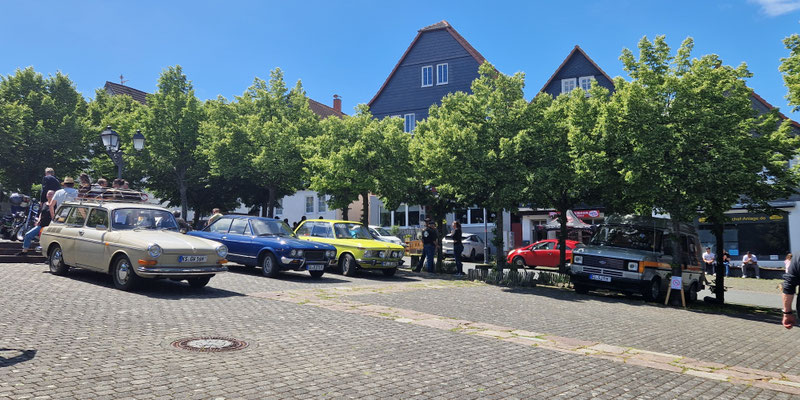 Bestes Wetter auf dem Marktplatz.