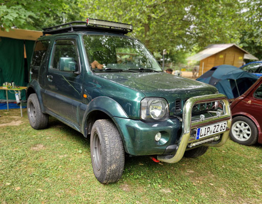 Ohne Mini aber mit dem brutalsten Jimny des Treffens angereist. ;)