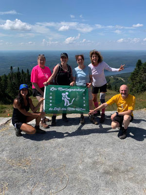 Le groupe avec en arrière plan le lac Tremblant