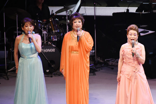 フィナーレ「歌おう愛の喜びを」「パリ祭」