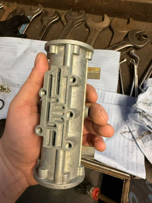 Pneumatic motor construction, windshield wiper motorm KRAS, SIL, URAL, Tractor K700/701 Kirovetz, T150K. Устройство двигателя пневморедуктора двигателя пневматического стеклоочистителя СЛ440 КРАЗ, ЗИЛ, УРАЛ, Трактор К700/701, Т150.