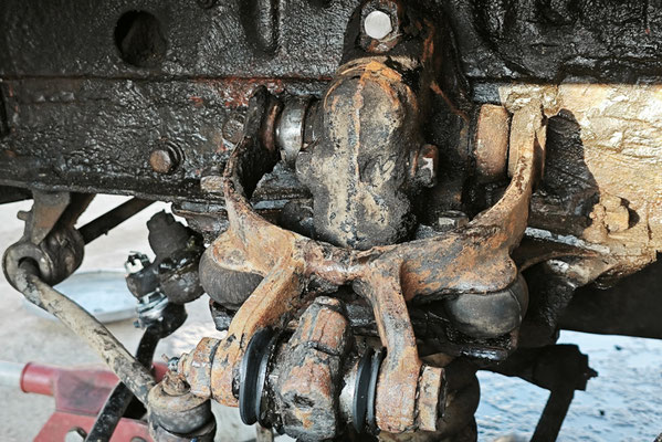 Aufbau Hebelstossdämpfer vorne GAZ M-21 Wolga. Front lever shock absorber assembly for GAZ M-21 Volga. Устройство передних рычажных амортизаторов ГАЗ М-21 Волга.