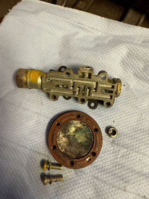 Pneumatic motor construction, windshield wiper motorm KRAS, SIL, URAL, Tractor K700/701 Kirovetz, T150K. Устройство двигателя пневморедуктора двигателя пневматического стеклоочистителя СЛ440 КРАЗ, ЗИЛ, УРАЛ, Трактор К700/701, Т150.