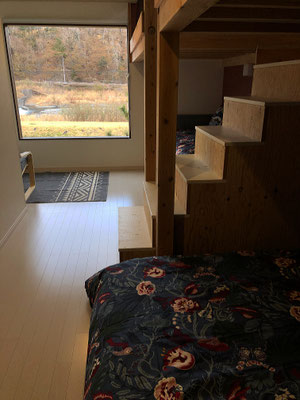 Bedroom with river view 