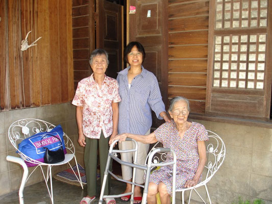 Tessie with Mother and Nana Cion (sitting). Badoc, Ilocos Norte, Philippines