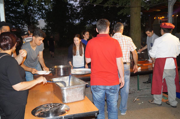 11.7.2015 cemaatle acik havada iftar teravi ve sahur programı