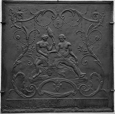 Inv.-Nr. 304   Herkules und Omphale, Kaminplatte 100 x 100 cm, Lothringen, 1. H. 18. Jh.