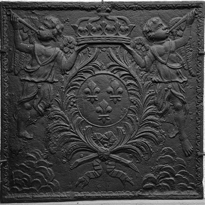 Inv.-Nr. 99   Wappen Frankreich (Ludwig XIV.), Kaminplatte 99 x 99 cm, Lothringen, um 1680