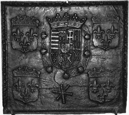  Inv.-Nr. 15   Wappenkomposition Lothringen (Karl III.)- Frankreich (Heinrich II.),  Kaminplatte 65 x 59 cm, Lothringen, 2.H. 16. Jh.