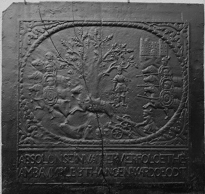  Inv.-Nr. 174   Der Tod des Absalom, Kaminplatte 98 x 94 cm, Elsaß/Südpfalz, 2. H. 17. Jh. 