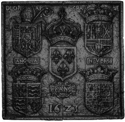 Inv.-Nr. 31    Wappenkomposition anlässlich der Ernennung des François de Lorraine-Guise-Charligny, zum Bischof von Verdun, Kaminplatte,  76 x 74 cm, Lothringen, dat. 1611