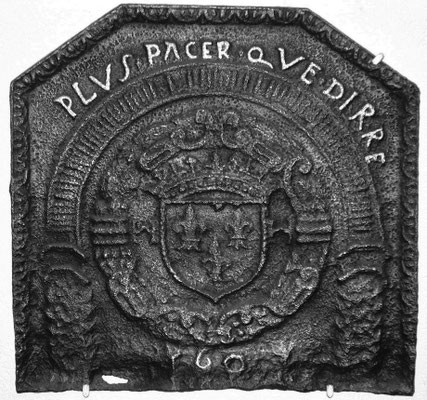  Inv.-Nr. 28   Wappen Frankreich (Heinrich IV.) mit Devise der Stadt Bar-Le-Duc,  Kaminplatte 52 x 49 cm, Lothringen, dat. 1601