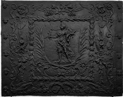 Inv.-Nr. 318   Pomona/Pax, Kaminplatte 89 x 70 cm, Neunkirchen, um 1700