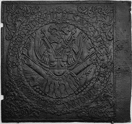 Inv.-Nr. 267   Kriegsallegorie  SOYONS TOVS FIDELS AVX ARMES - ZINSWEILLER ANNO 1770, Ofenplatte 75 x 70 cm, Zinsweiler, dat. 1770