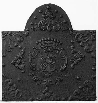  Inv.-Nr. 61   Monogramm KB,  Kaminplatte 75 x 77 cm, Saarland, 1. H. 18. Jh. 