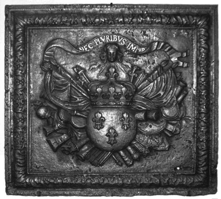 Inv.-Nr. 374   Wappen Frankreich (Ludwig XIV.),  Kaminplatte 92 x 85 cm, Lothringen, um 1680