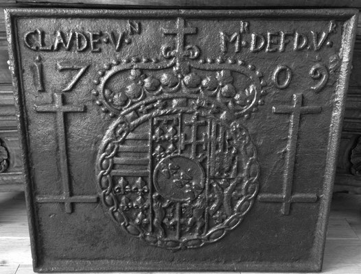 Inv.-Nr. 390   Wappen Herzogtum Lothringen (Leopold I.),  Kaminplatte 71 x 60 cm, Villerupt, dat. 1709