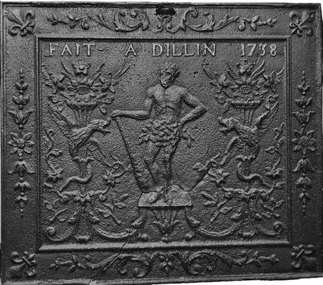 Inv.-Nr. 303   Herkules, Kaminplatte 80 x 70 cm, Dillingen, dat. 1738