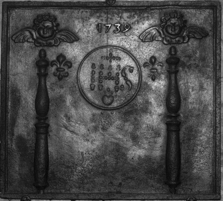  Inv.-Nr. 140   Jesusmonogramm, Kaminplatte XX x XX cm, Lothringen, dat. 1739 