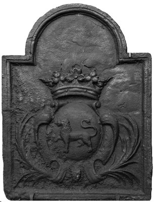  Inv.-Nr. 96   Wappen Alphonse Pierre de Cardevac, Marquis d'Havrincourt,  Kaminplatte, 52 x 69 cm, Picardie, 19. Jh. 