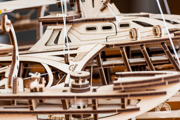 Modell "Trimaran Merihobus" von UGEARS